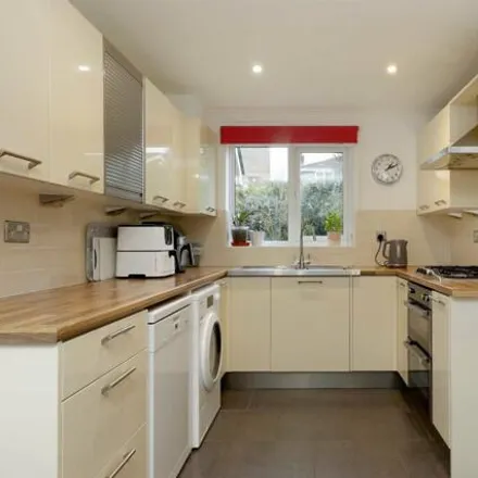 Image 7 - Kite Wood Road, Tylers Green, HP10 8HH, United Kingdom - House for sale