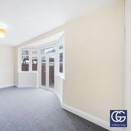 Image 7 - Endersleigh Gardens, The Hyde, London, NW4 4RX, United Kingdom - Duplex for rent