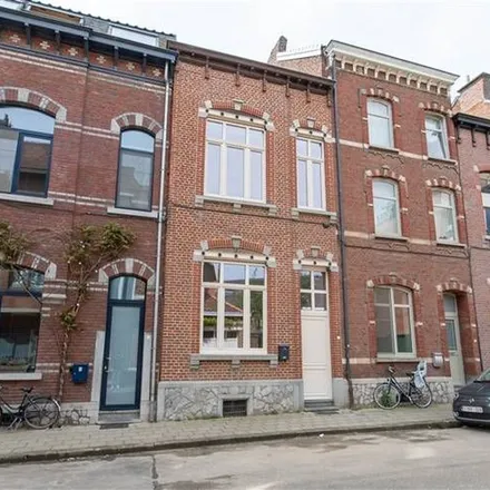 Rent this 3 bed apartment on Koningin Astridstraat 6 in 3800 Sint-Truiden, Belgium