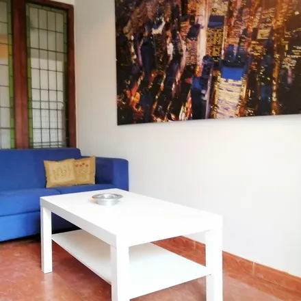 Rent this 2 bed apartment on Farmacia Alameda in Alameda de Hércules, 7