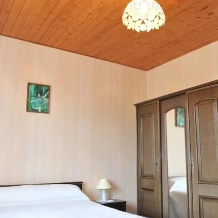 Rent this 2 bed townhouse on 85550 La Barre-de-Monts