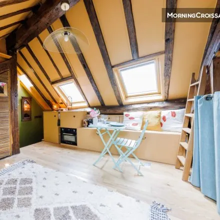 Rent this studio room on Paris