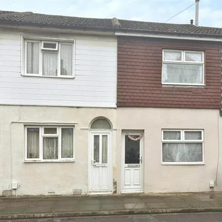 Buy this 2 bed townhouse on St Stephen's Road in Portsmouth, PO2 7PG