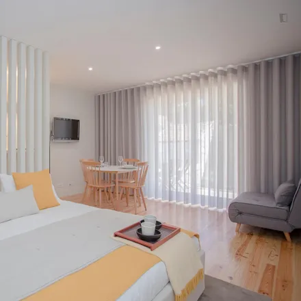 Rent this studio apartment on Rua do Pinheiro 45 in 4050-034 Porto, Portugal