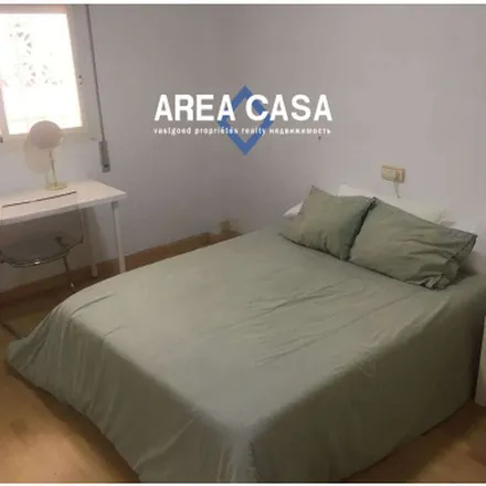 Rent this 3 bed apartment on Vialia Centro in Calle Explanada de la Estación, 1