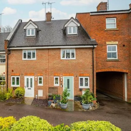 Buy this 3 bed townhouse on Fullerton Close in Markyate, AL3 8PL