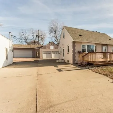 Buy this 3 bed house on 754 South Cleveland Avenue in Sioux Falls, SD 57103