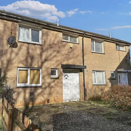 Rent this 3 bed townhouse on Harefield Road in Northampton, NN3 8ER