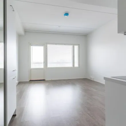 Rent this 1 bed apartment on Ristiretkeläistenkatu 2 in 00710 Helsinki, Finland