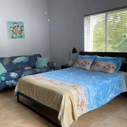 Rent this 2 bed house on Islamorada in FL, 33070