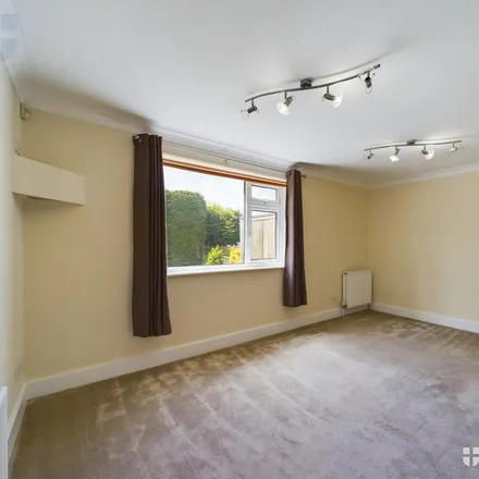 Image 7 - Limes Avenue, Aylesbury, HP21 7HD, United Kingdom - Apartment for rent