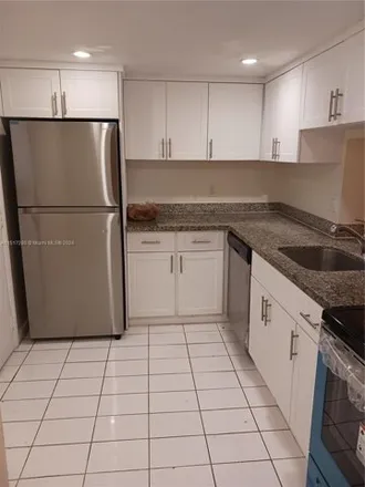 Rent this 3 bed condo on unnamed road in Lauderhill, FL 33313