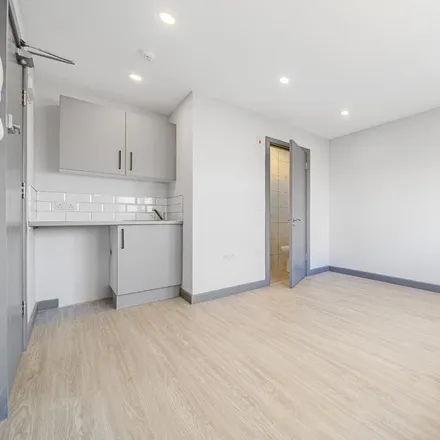 Rent this 1 bed townhouse on Hospital Way in London, SE13 6UF