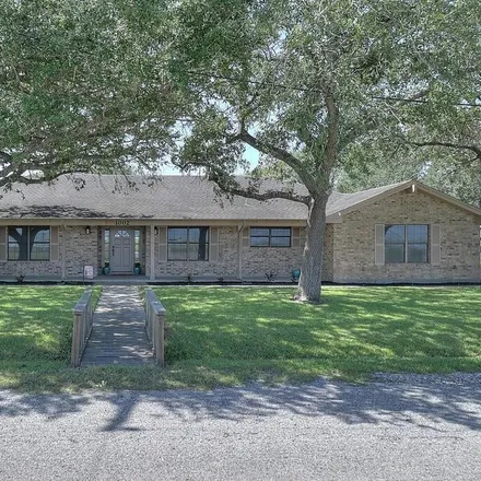 Buy this 5 bed house on 1053 Fourth Street in Agua Dulce, Nueces County