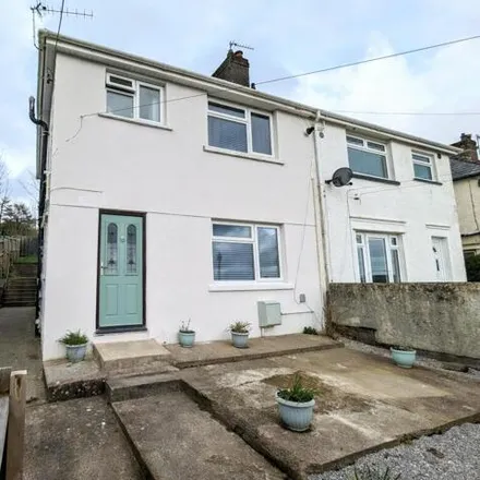 Rent this 3 bed duplex on Pendre Crescent in Llanharan, CF72 9PQ