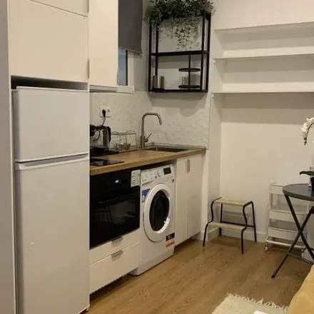 Rent this 1 bed apartment on Centro Deportivo Municipal Gimnasio Moscardó in Calle de Coslada, 28028 Madrid