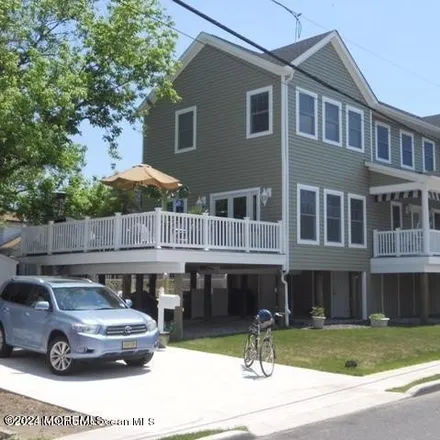 Rent this 3 bed house on K Street in Belmar, Monmouth County