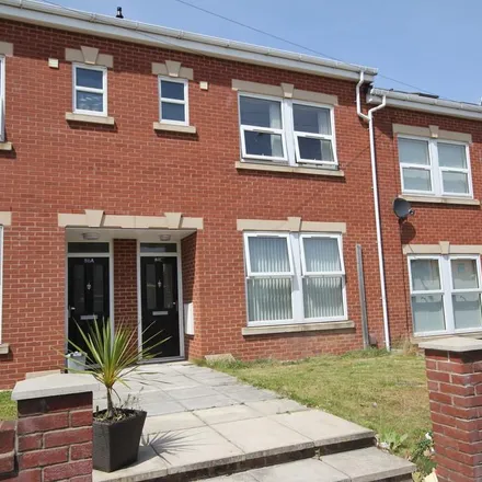 Rent this 4 bed townhouse on Prescot Road in St Helens, WA10 3TY