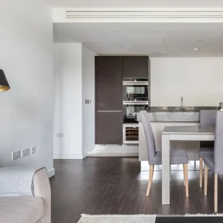 Image 5 - Satin House, 15 Piazza Walk, London, E1 8PW, United Kingdom - Apartment for rent