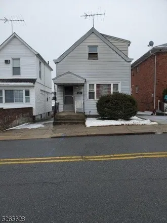 Image 1 - 421 Preakness Avenue, Paterson, NJ 07502, USA - House for sale