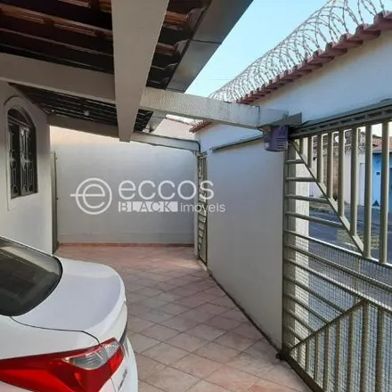 Buy this 3 bed house on Rua Rio Pajeú in Mansour, Uberlândia - MG