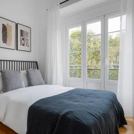 Rent this 3 bed apartment on Bicicletas Gira Estação 241 in Avenida da Torre de Belém, 1400-030 Lisbon