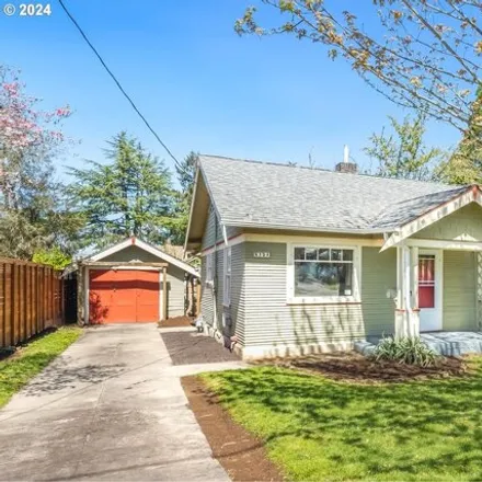 Image 2 - 4525 Northeast Wygant Street, Portland, OR 97218, USA - House for sale