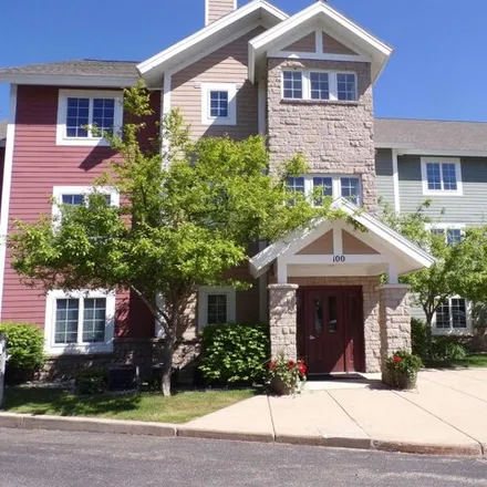 Buy this 2 bed condo on 1296 Sunnyside Drive in Cadillac, MI 49601