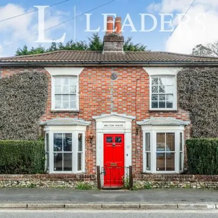 Rent this 4 bed house on 20 London Road in Horndean, PO8 0BY