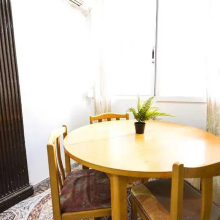 Rent this 4 bed apartment on 099 Blasco Ibáñez VIII in Carrer del Pintor Josep Mongrell, 46022 Valencia