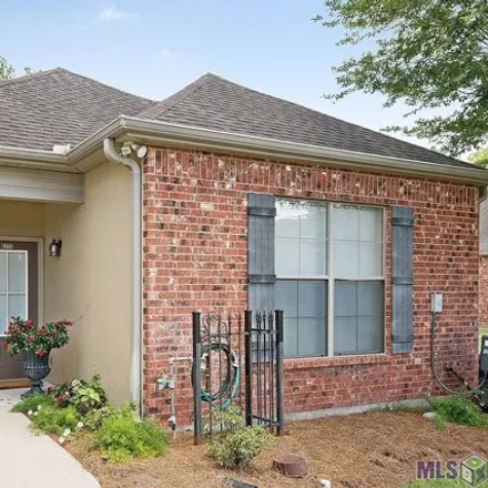 Rent this 3 bed condo on Summer Breeze Drive in The Myrtles, East Baton Rouge Parish