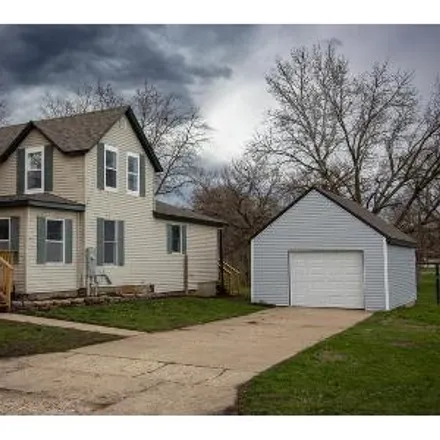 Buy this 3 bed house on 522 South 11th Street in Estherville, IA 51334