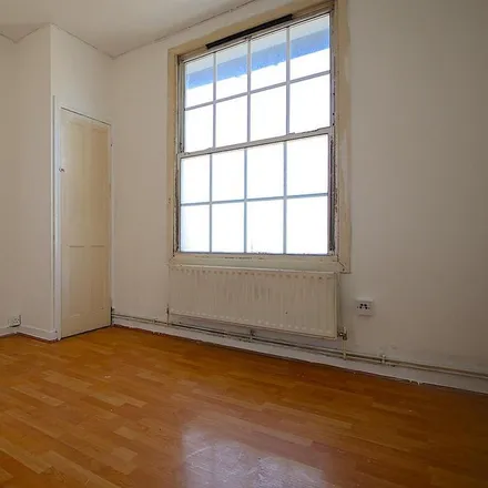 Image 3 - 51-70 Shadwell Gardens, St. George in the East, London, E1 2QJ, United Kingdom - House for rent