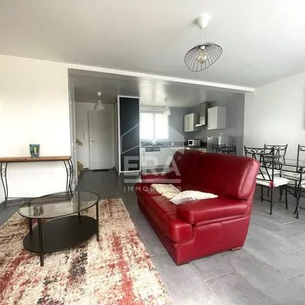 Rent this 4 bed apartment on 28 Rue de Paris in 91470 Limours, France