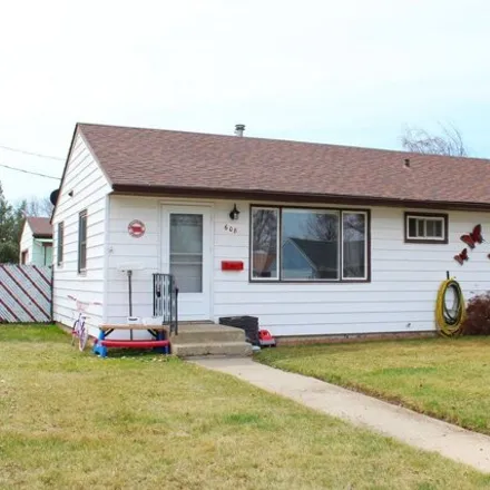 Buy this 3 bed house on 610 East Borden Street in Glendive, MT 59330