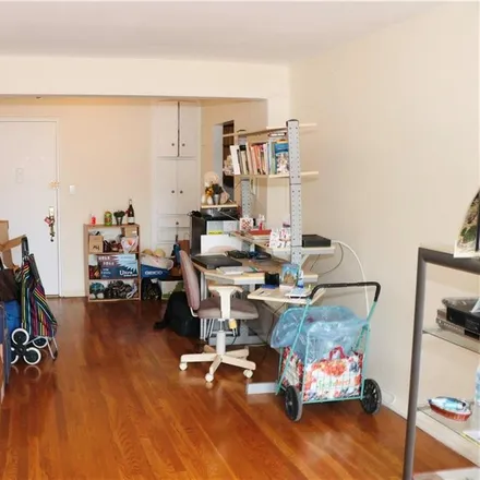 Image 1 - 763 Ocean Parkway, New York, NY 11230, USA - Condo for sale