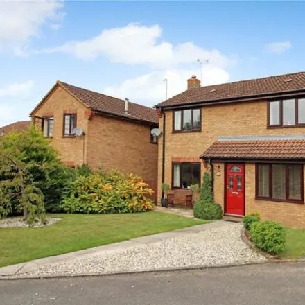 Buy this 3 bed house on Ayrshire Close in Swindon, SN5 5SZ