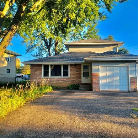 Buy this 4 bed house on 1706 Larpenteur Avenue East in Saint Paul, MN 55109