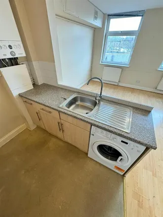 Rent this 2 bed apartment on Poundstretcher in Cherrydown Avenue, London