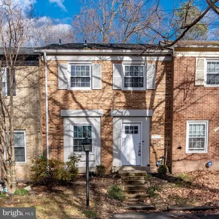Rent this 3 bed townhouse on 14832 Lambeth Square in Centreville, VA 20120