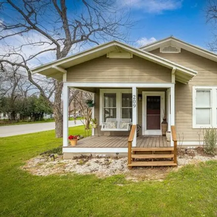 Buy this 2 bed house on 1575 Cross Street in Highland Park, New Braunfels
