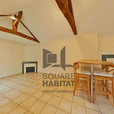 Rent this 2 bed apartment on 6 Rue Nationale in 37190 Azay-le-Rideau, France