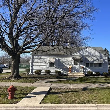 Buy this 2 bed house on 8823 53rd Avenue in Oak Lawn, IL 60453