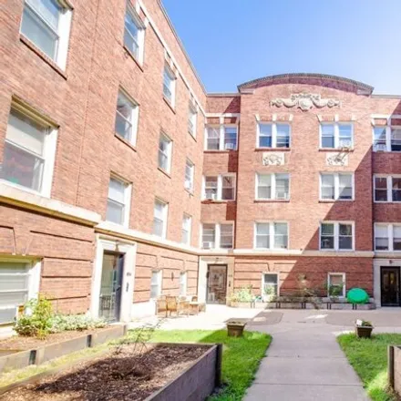 Rent this 1 bed apartment on 838 E 53rd St Apt 2E in Chicago, Illinois