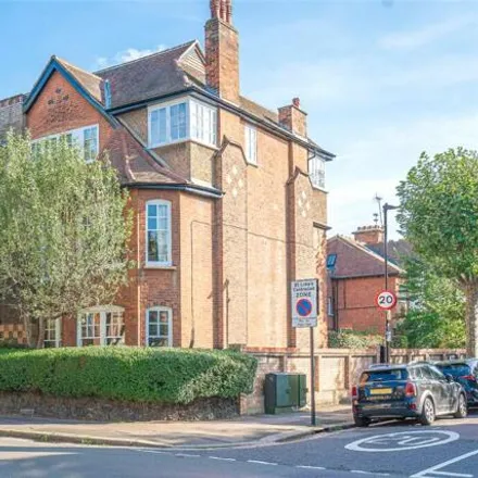 Image 2 - The Gables, Fortis Green, London, N10 3EA, United Kingdom - Apartment for sale