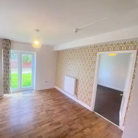 Image 2 - Charnwood Grove, West Bridgford, NG2 7NT, United Kingdom - Apartment for rent