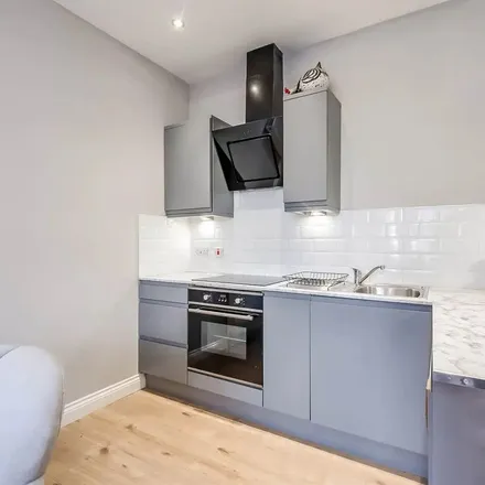 Rent this 2 bed apartment on 9 Surrey Street in Belfast, BT9 7FR