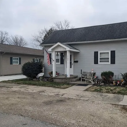 Buy this 2 bed house on 1144 De Wolf Street in Vincennes, IN 47591