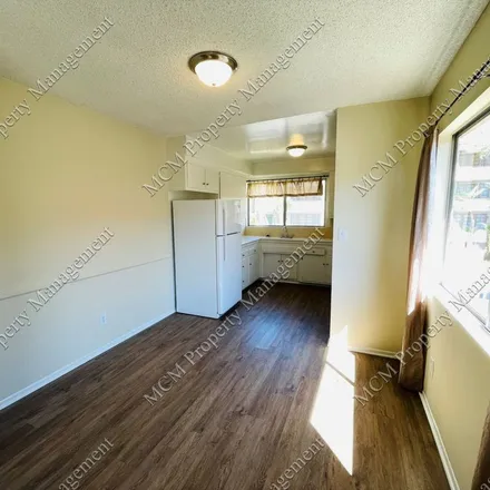Image 6 - 11672 Darlington Avenue, Los Angeles, CA 90049, USA - Apartment for rent