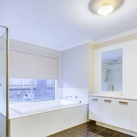 Image 2 - Claremont Street, Craigieburn VIC 3064, Australia - Apartment for rent